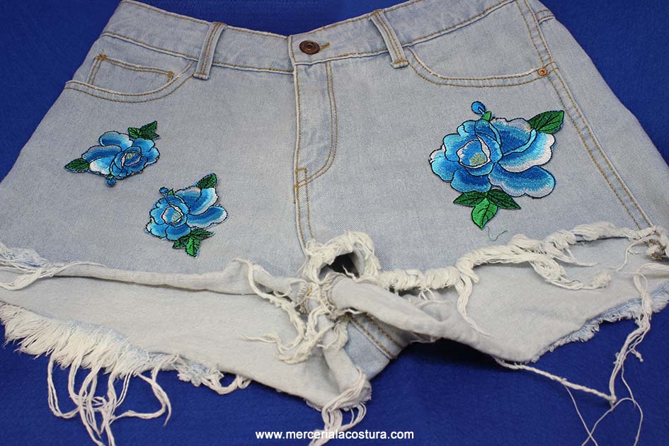 parche_floral_azul parche_floral_azul