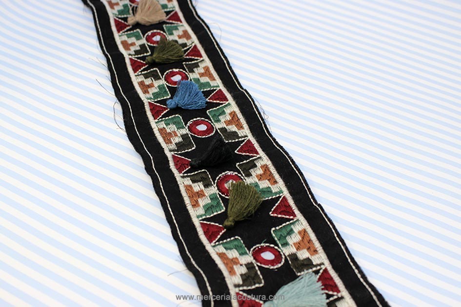 tapacosturas_etnico_borlones tapacosturas_etnico_borlones