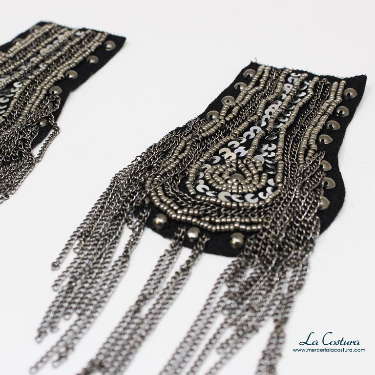 aplique-lentejuelas-y-cadenas-detalle
