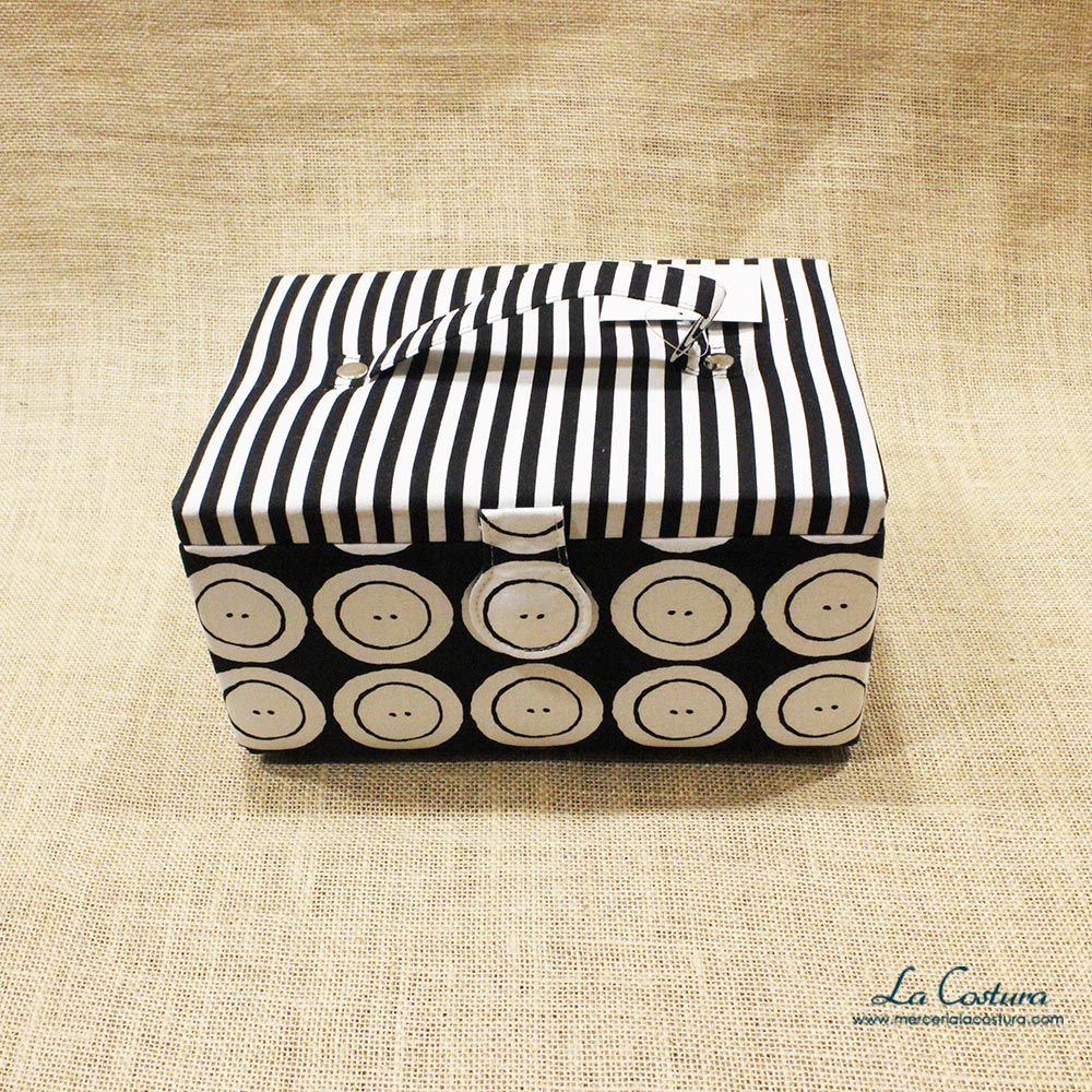costurero-estampado-botones
