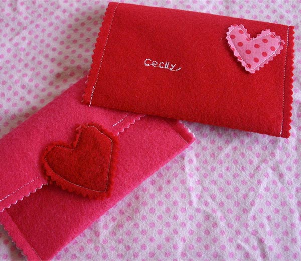 sobre-fieltro-cierre-corazon