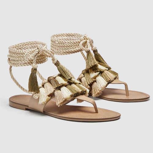 Sandalias con borlas