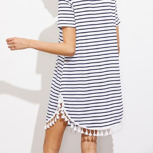 Vestido playero con borlas en el bajo