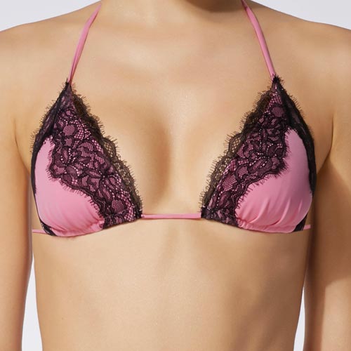 Bikini triángulo decorado con puntilla o encaje