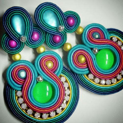 Pendientes soutache realizados por Soniketes