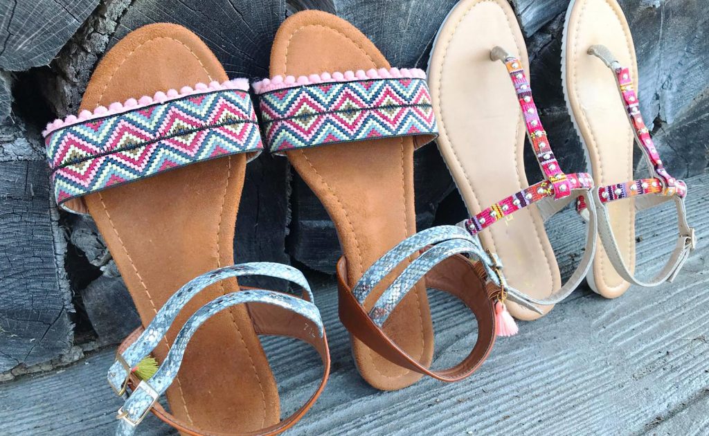 tapacosturas-para-decorar-sandalias-y-otras-prendas-verano