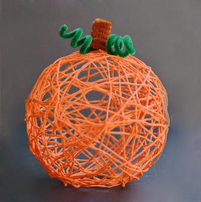 disfruta-de-un-halloween-desde-casa-calabaza-hilos