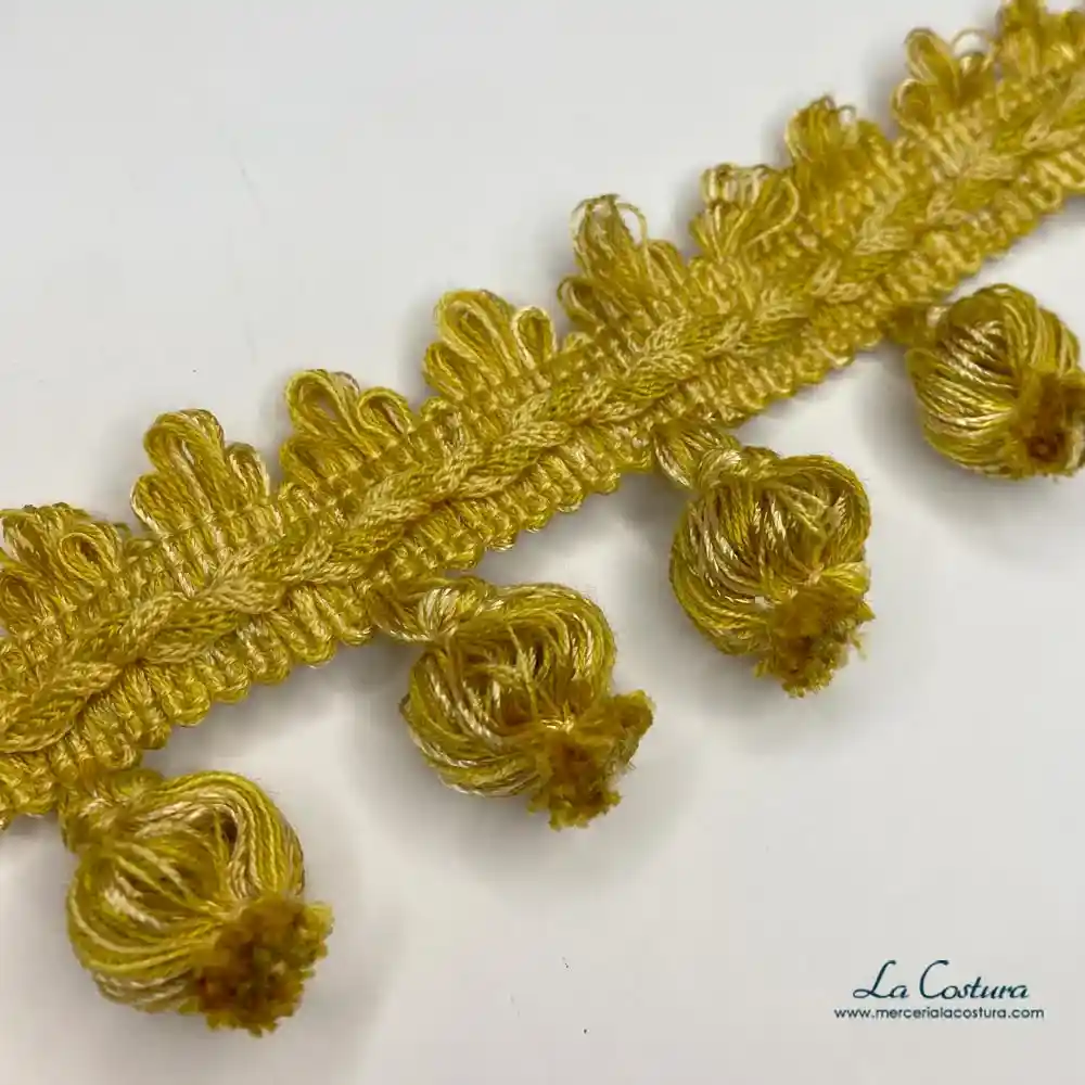 Pasamaneria tapiceria madroños ocre