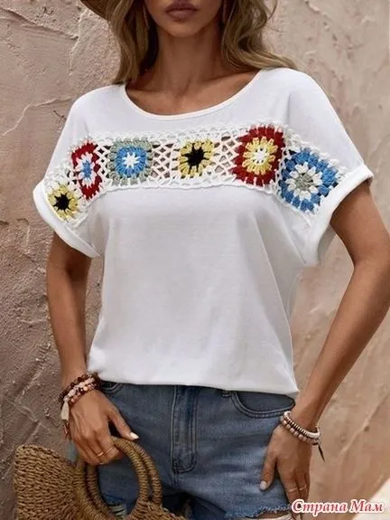 camiseta decorada con crochet en la pechera
