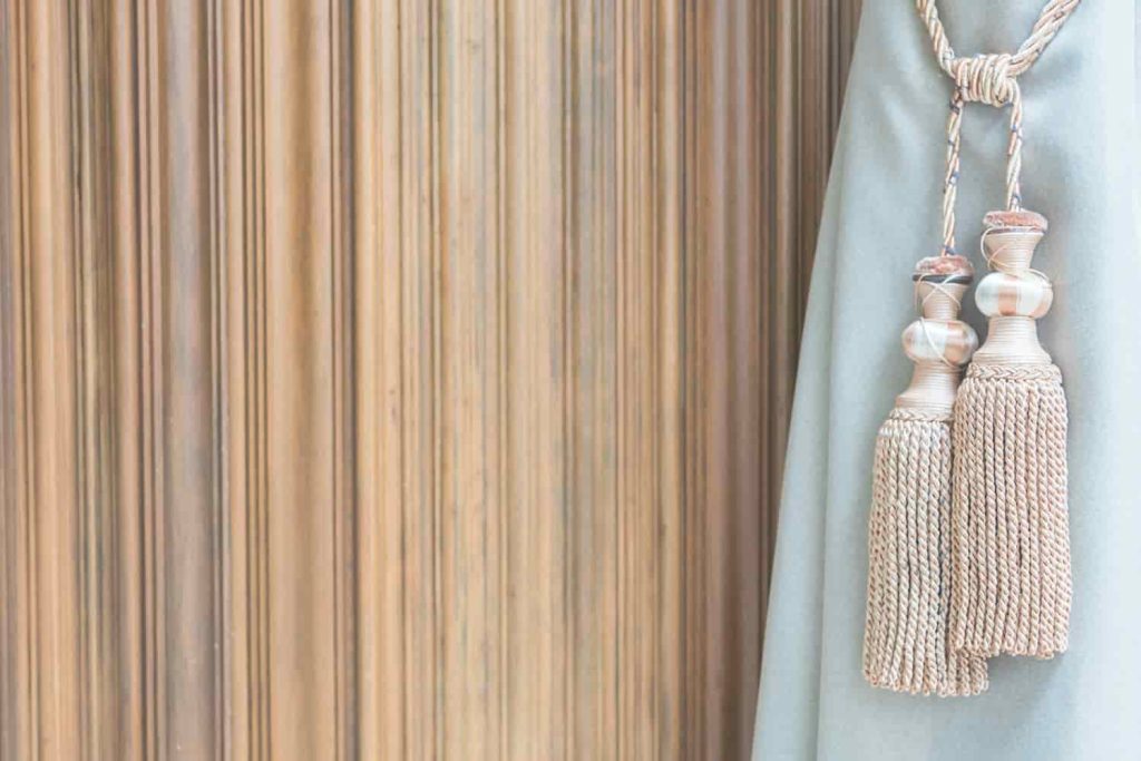 Ideas faciles y creativas para customizar tus cortinas en casa