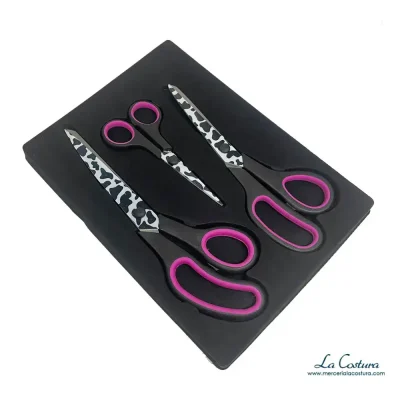 Set-de-costura-con-3-tijeras-estampado-vaca-manchas-blancas-negras