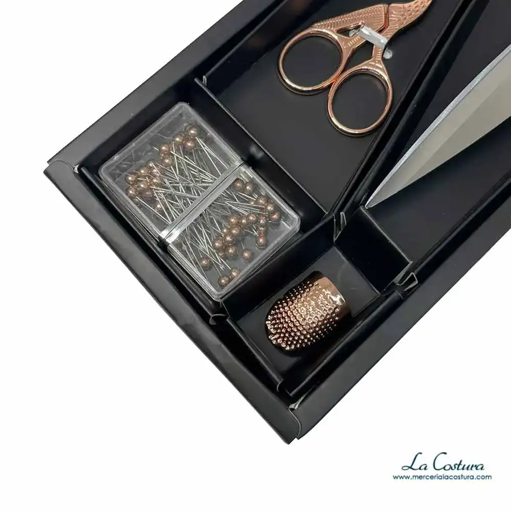Set de costura Oro Rosa con 2 tijeras, dedal y alfileres - Imagen 2
